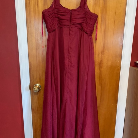 Dress - Picture 3 of 3